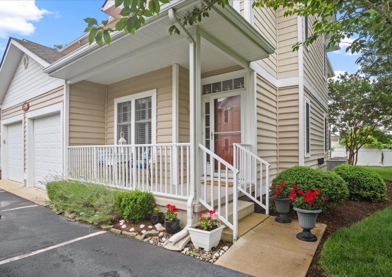OYSTER BAY VILLAS